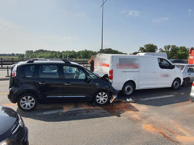 Warszawa: wypadek na moście Łazienkowskim