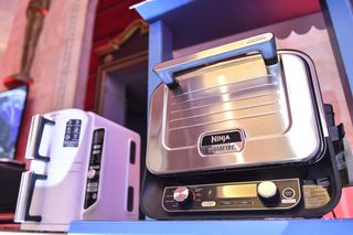 SharkNinja pędzi prosto na hollywoodzkie salony! Sponsoruje F1® THE MOVIE APXGP 