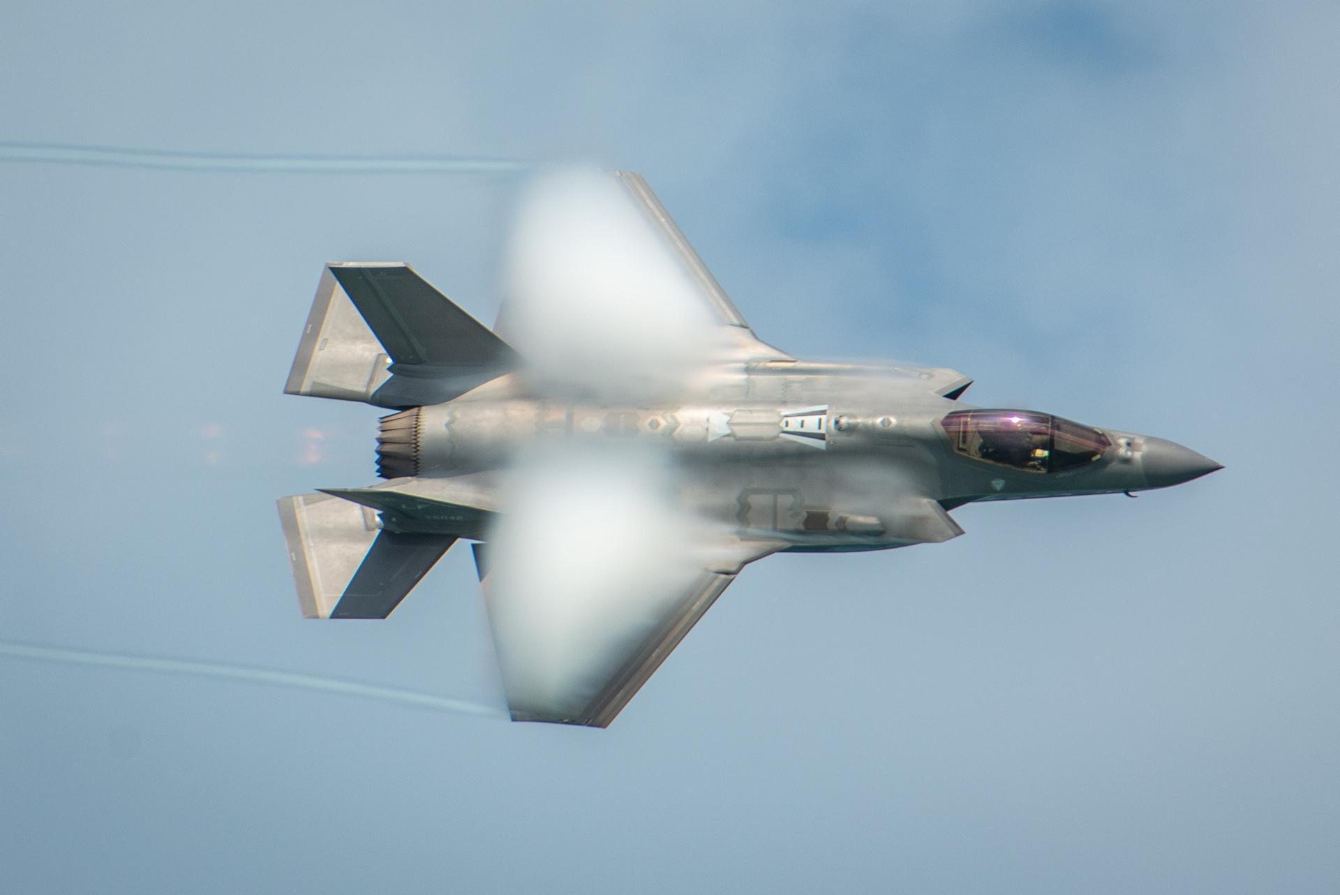 Dynamiczne manewry F-35A