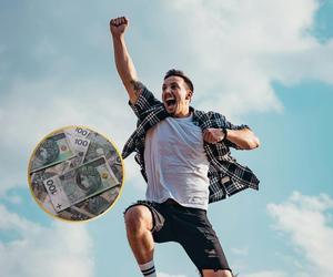 Kupił zdrapkę za 20 zł, a wygrał fortunę! Mieszkaniec Białegostoku spędzi długi weekend na bogato