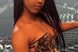 19-letnie bliźniaczki dźgnięte nożem w znanej restauracji, bo odrzuciły zaloty. Jedna nie żyje