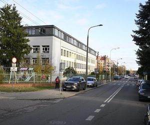 Porywacze dzieci grasują w Warszawie?! „Próbowali nakłonić 9-latka, żeby wsiadł do auta”. Rodzice przerażeni