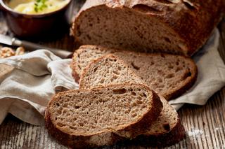 Domowy chleb orkiszowy: jak upiec? Sprawdzony przepis