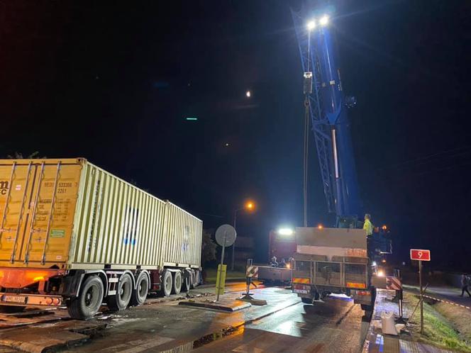 Makabryczny wypadek w Makowcu. Kierowca BMW zginął na miejscu
