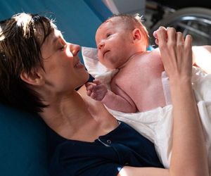 	Na dobre i na złe odc. 958. Blanka (Pola Gonciarz), córka Nina (Michalina Grot)