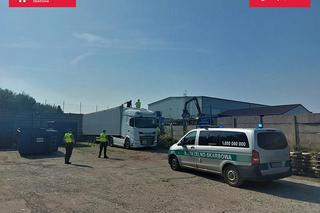 Szokująca kontrola na autostradzie A4. Ciężarówka wypełniona była nielegalnymi odpadami z Niemiec