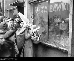 Mikołaj w Ogrodzie Saskim - między 1947 r. i 1950 r. 