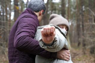 Barwy szczęścia, odcinek 2818: Stawicki (Piotr Borowski), Kama (Natalia Jędruś)	