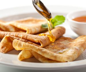 Naleśniki bez mąki. Z tym składnikiem smakują lepiej niż klasyczne 