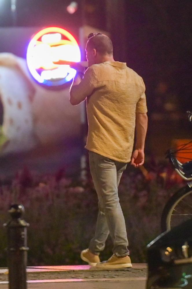 Hakiel bawi się, a nie pije