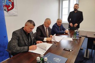 Umowa na realizację inwestycji „Budowa drogi dla rowerów z OZE została podpisana 14 marca 2025