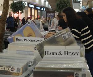 Zimowy Kiermasz Płyt Winylowych w Bydgoszczy. Czarne krążki przyciągnęły tłumy! 