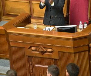 Tak Zełenski prezentuje się na salonach. Wszystkie stroje prezydenta Ukrainy