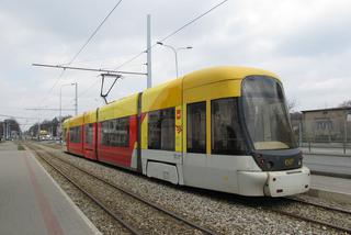 Łódź: Położył na torach tramwajowych betonowe bloki i ZABLOKOWAŁ RUCH. Twierdzi, że ma prawo