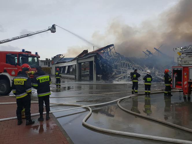 Wadowice: Pożar sklepu Lidl. Zawalił sie dach budynku!