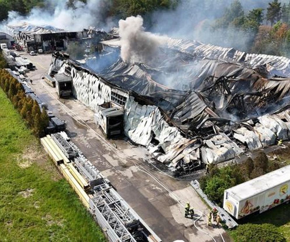 Gigantyczny pożar hali niedaleko Warszawy. Powołają specjalny zespół prokuratorski