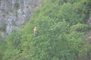 Park linowy Tyrolka na Kadzielni w Kielcach zaprasza