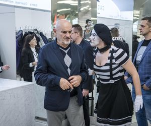 Gwiazdor Na Wspólnej zaatakowany przez fankę! Niech pan już przestanie chlać!