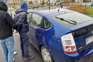 Naćpany kierowca w rękach policji. To on wciągał biały proszek za kierownicą taksówki!