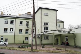 Brutalny atak na pielęgniarkę. 49-latek usłyszał zarzuty