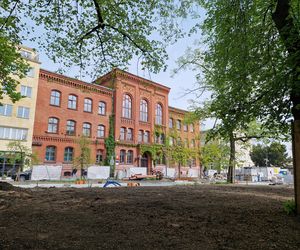 Tak teraz wygląda plac Wolności w Bydgoszczy. Powrót kwiaciarek ponownie opóźniony
