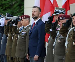 Szef MON wręczył odznaczenia żołnierzom
