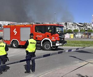 Wiadomo, kto mógł podpalić CH Marywilska 44. Policja pokazała tajemnicze zdjęcie