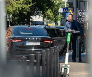 Kinga Duda miesiąc po ślubie rozkwita! Przyłapaliśmy młodą mężatkę. Nie była sama