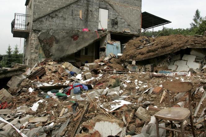 Osuwiska niszczą domy 