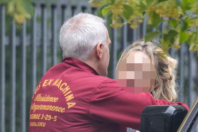 Tak Paweł Orleański całuje nieżonę!