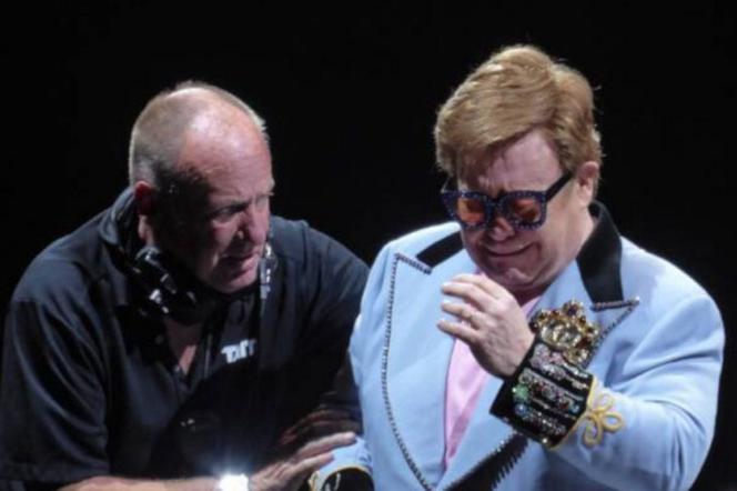 Elton stracił głos na scenie! Dramat gwiazdora