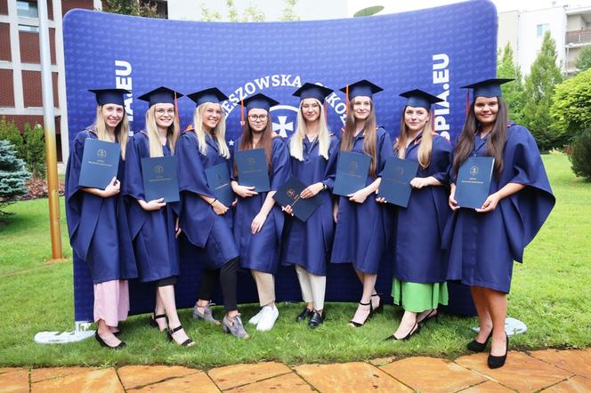Tak kończyli studia absolwenci WSPiA  w Rzeszowie [ZDJĘCIA]