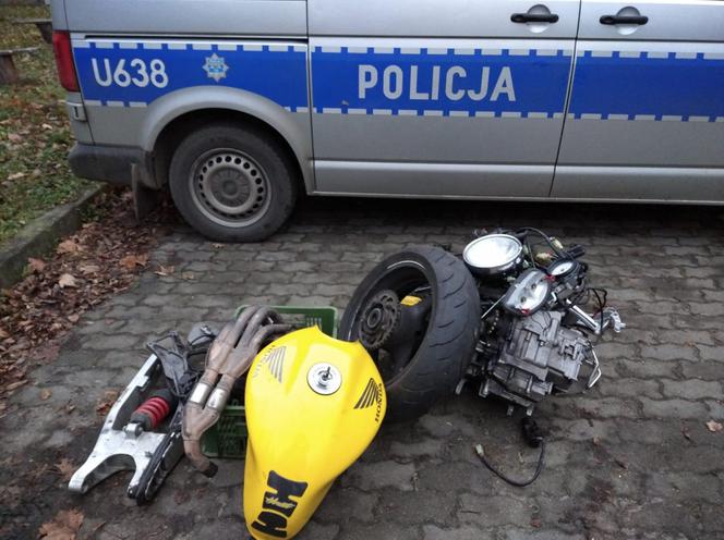Narkotyki z kradzionym motocyklem w tle. 2 osoby zatrzymane