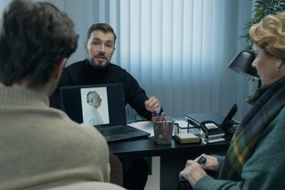 Barwy szczęścia, odcinek 3202: Kodur (Oskar Stoczyński), Józefina (Elżbieta Jarosik), Cezary (Marcel Opaliński)