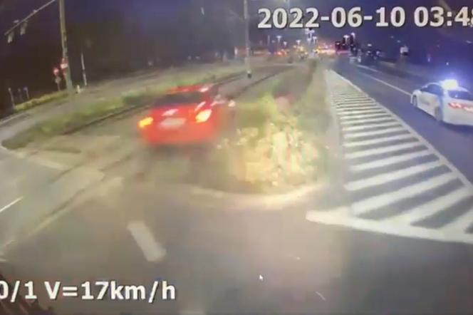 Wrocław: Kierowca niemal wjechał w autobus