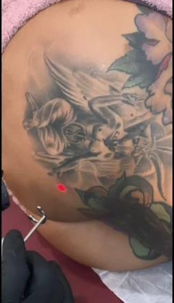  Blac Chyna usunęła diabła z pośladków 