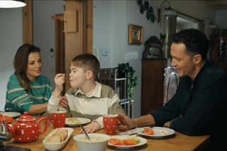 Barwy szczęścia, odcinek 3045. Kasia (Katarzyna Glinka), Ksawery (Bartosz Gruchot), Mariusz (Rafał Cieszyński)