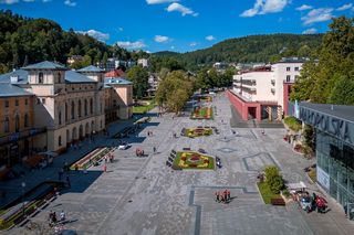 Politycy, świat biznesu i znani goście. W Krynicy-Zdroju rusza Forum Ekonomiczne 2025