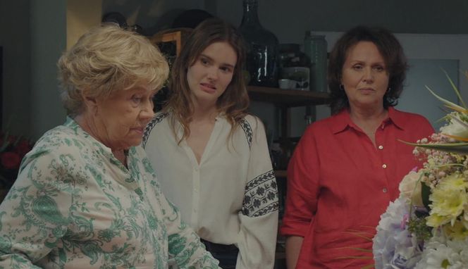 M jak miłość odc. 1886. Barbara (Teresa Lipowska), Marysia (Małgorzata Pieńkowska), Franka (Dominika Kachlik)