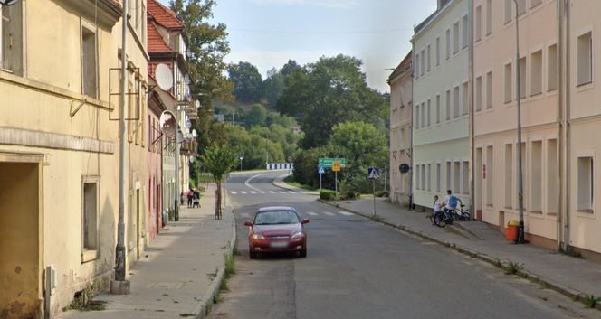 W tym mieście na Dolnym Śląsku mieszka mniej osób niż na wsiach. Leży niedaleko Jeleniej Góry