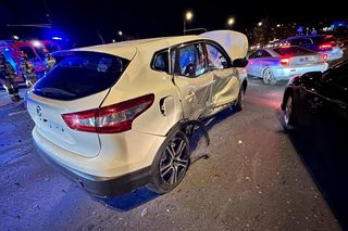 Wielki dramat na Dolince Służewieckiej. Opel rozstrzaskał się z nissanem. Są ranni