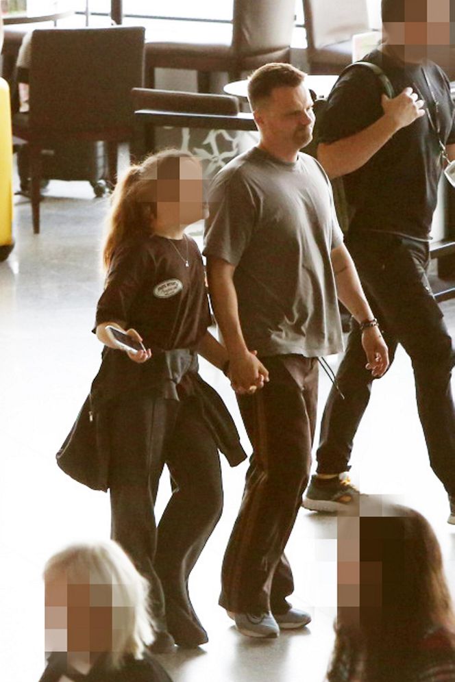 Marcin Hakiel z rodziną lecą na wakacje