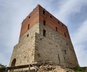 Odbudowa wieży średniowiecznego zamku w Melsztynie. Gmina Zakliczyn otrzymała dodatkowe środki
