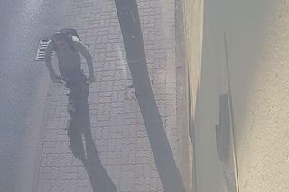 Wypadek w Bydgoszczy. Hulajnogą potrącił 76-latka i uciekł. Senior trafił do szpitala 