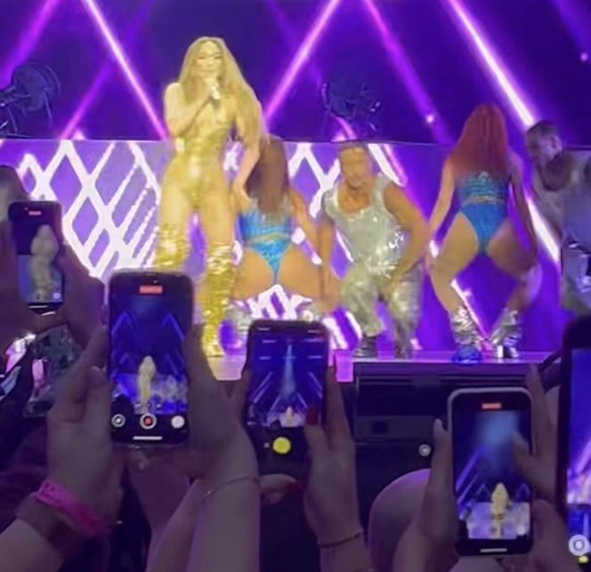 Piotr Stamowski zobaczył pośladki Jennifer Lopez