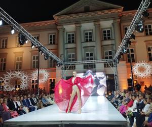 RADOM FASHION SHOW