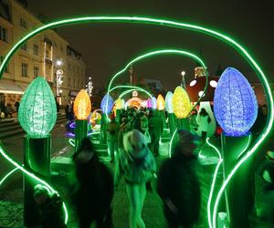 Świąteczna choinka i inne dekoracje na placu Zamkowym w Warszawie 2023