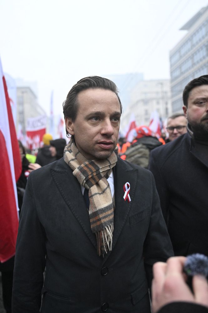 Wicemarszałek Sejmu Krzysztof Bosak przemawia przed rozpoczęciem Marszu Niepodległości 2025