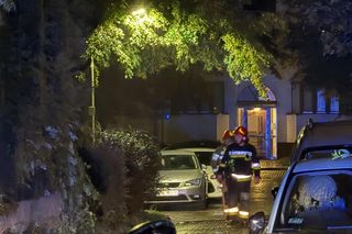 Z mieszkania na Mokotowie wydobywał się dym. W środku znaleziono ciało mężczyzny. Leżało wśród szalejących płomieni