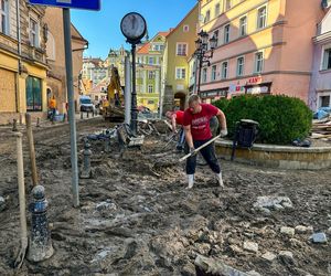  Powódź w Kłodzku. Ołtarze pływały w kilku metrowej wodzie. Ta powódź była najgorsza